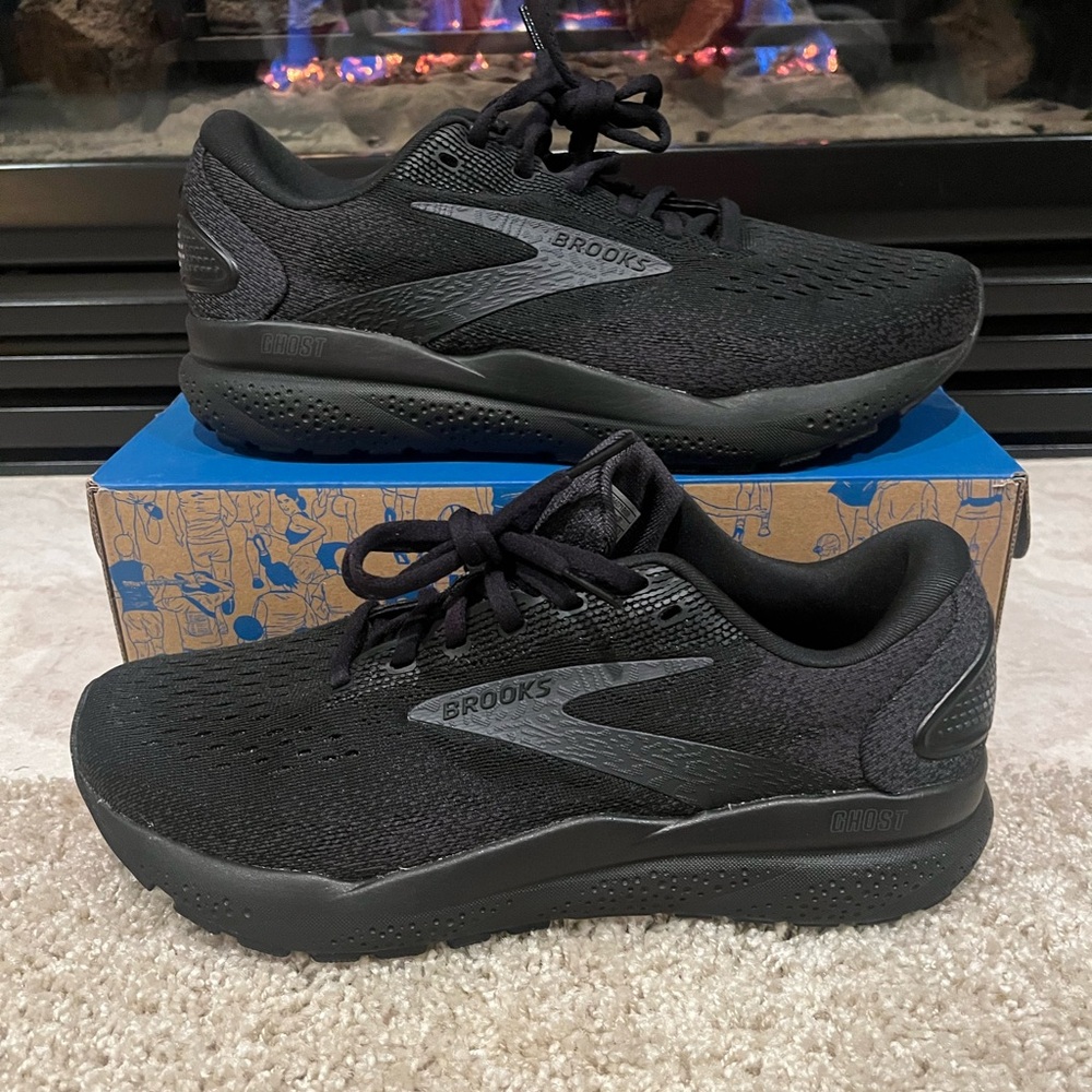 Brooks Ghost 16 Women’s Shoes Brand New Size 9. All Black 1204071B020 BRAND NEW!